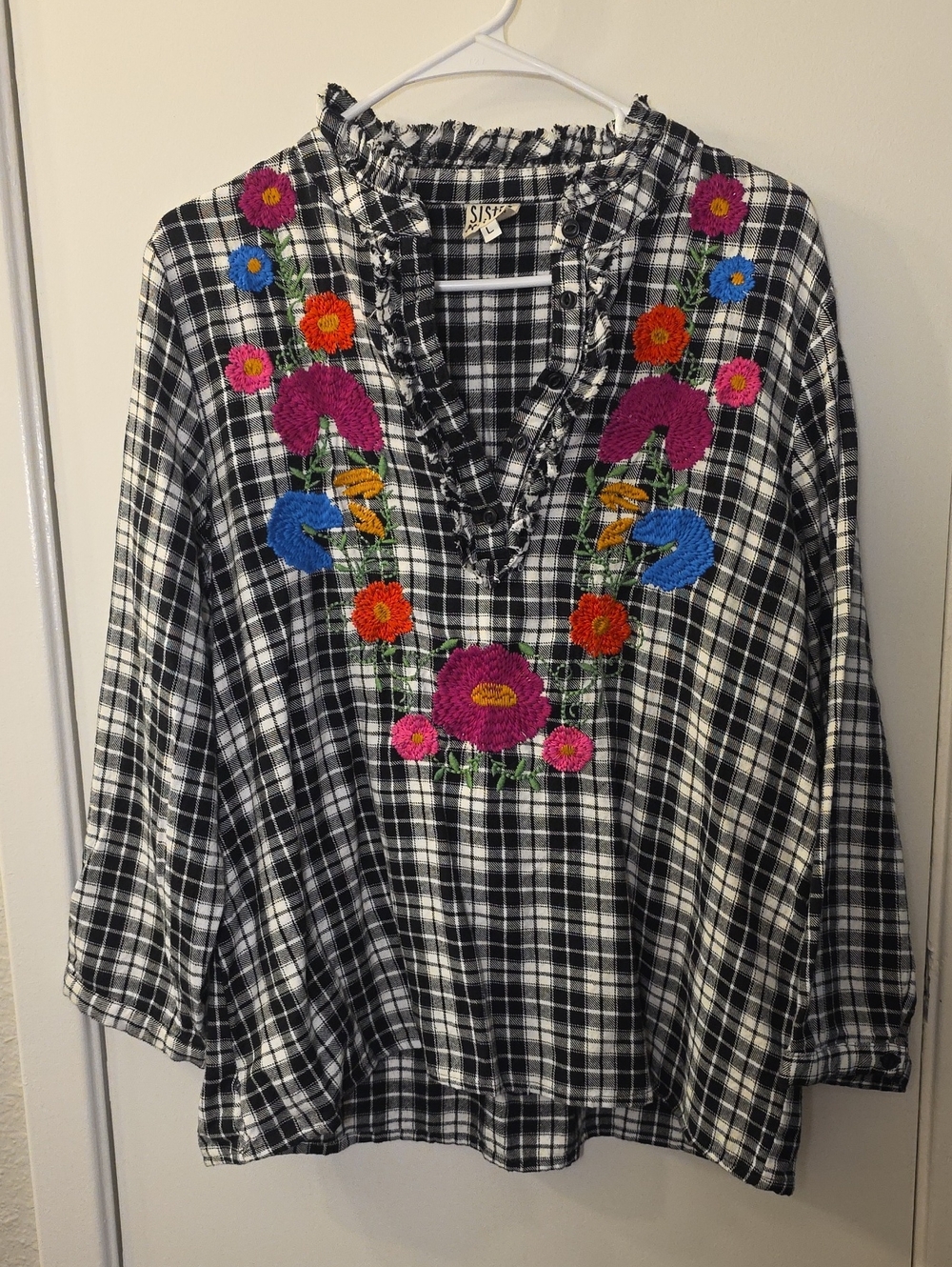 ✨️ SISTER MARY ✨️ Floral Embroidered Plaid Top